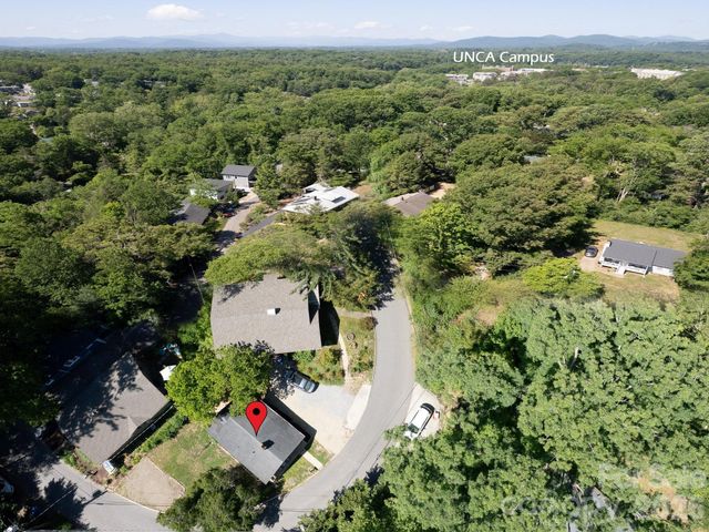 24 Chatham Road, Asheville, NC 28804