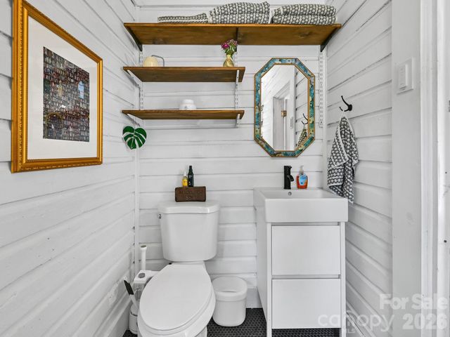 24 Chatham Road, Asheville, NC 28804