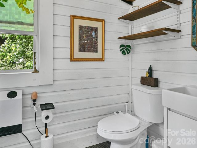 24 Chatham Road, Asheville, NC 28804