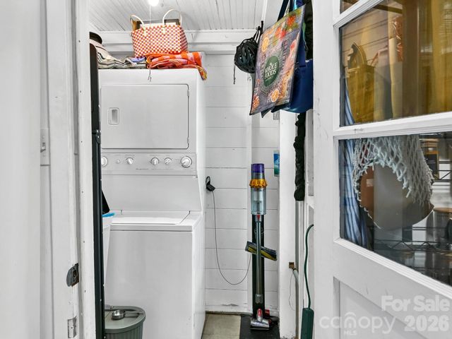 24 Chatham Road, Asheville, NC 28804