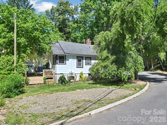 24 Chatham Road, Asheville, NC 28804
