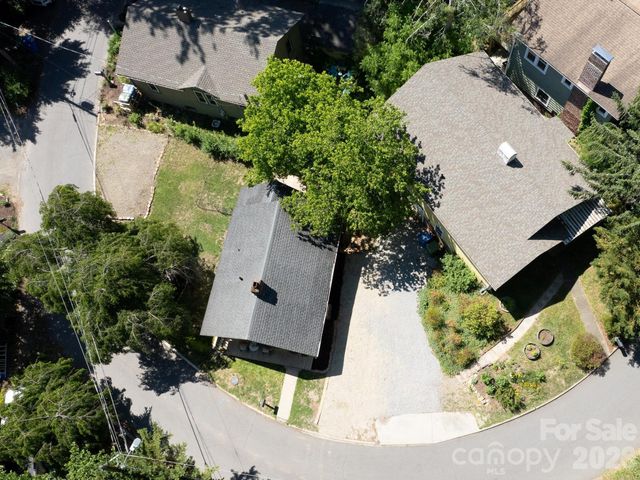24 Chatham Road, Asheville, NC 28804