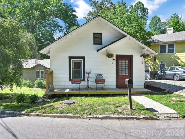 24 Chatham Road, Asheville, NC 28804