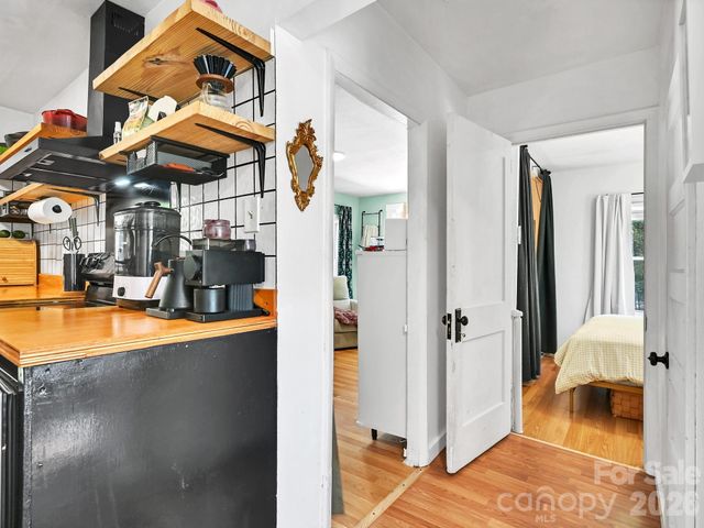 24 Chatham Road, Asheville, NC 28804