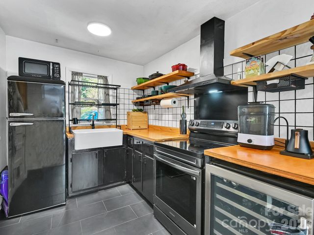24 Chatham Road, Asheville, NC 28804