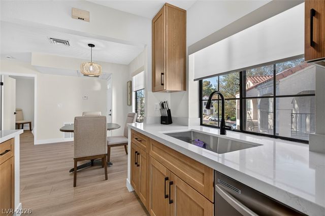 4854 Nara Vista Way 201, Las Vegas, NV 89103