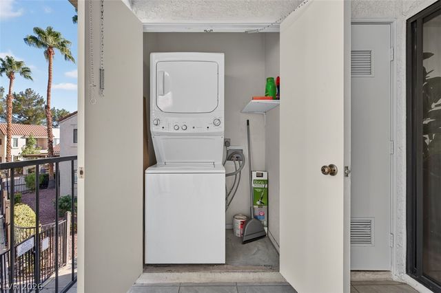 4854 Nara Vista Way 201, Las Vegas, NV 89103
