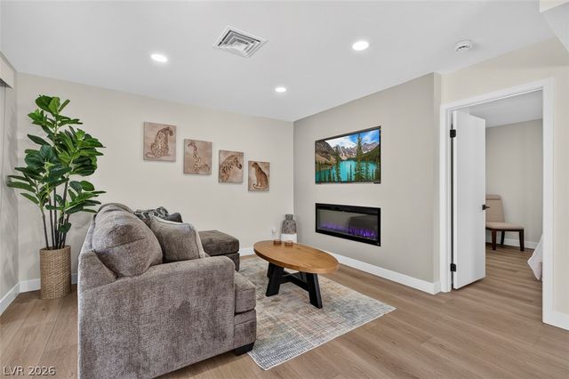 4854 Nara Vista Way 201, Las Vegas, NV 89103