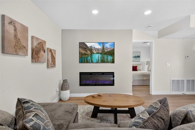 4854 Nara Vista Way 201, Las Vegas, NV 89103