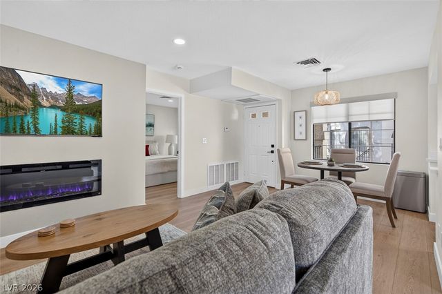 4854 Nara Vista Way 201, Las Vegas, NV 89103