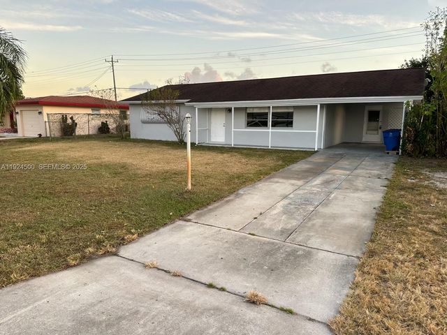 1418 E KIMDALE ST, Lehigh Acres, FL 33936