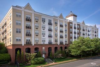 100 Glen Street N2211, Glen Cove, NY 11542