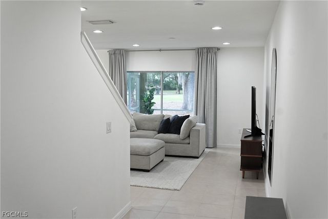 12109 Palm Cove ST, Fort Myers, FL 33913