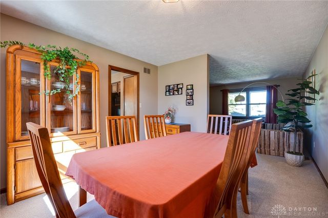 131 Queen Ann Court, Springboro, OH 45066