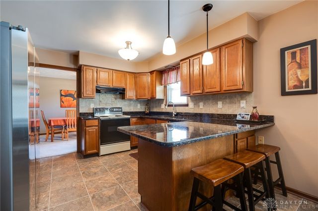 131 Queen Ann Court, Springboro, OH 45066