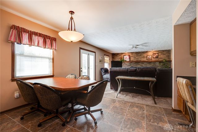 131 Queen Ann Court, Springboro, OH 45066