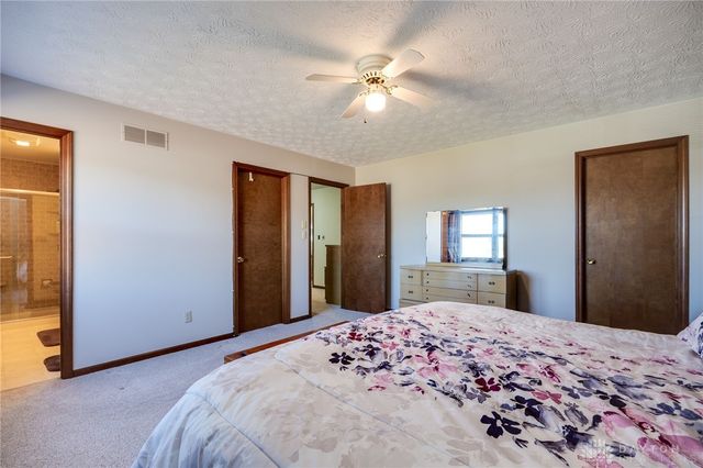 131 Queen Ann Court, Springboro, OH 45066