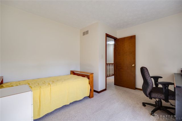 131 Queen Ann Court, Springboro, OH 45066