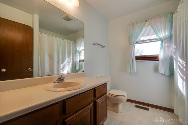 131 Queen Ann Court, Springboro, OH 45066