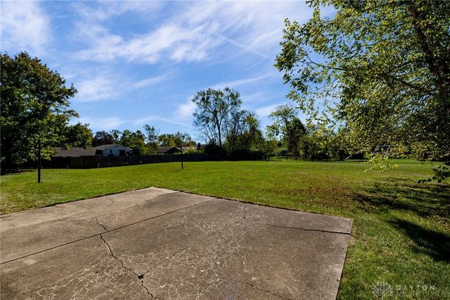 131 Queen Ann Court, Springboro, OH 45066