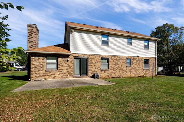 131 Queen Ann Court, Springboro, OH 45066