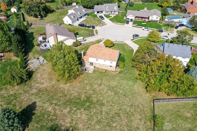 131 Queen Ann Court, Springboro, OH 45066