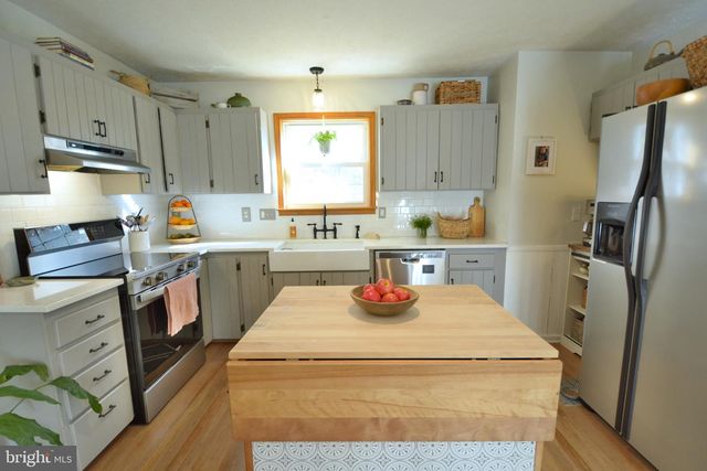 160 COUNTRY SQUIRE LN, Winchester, VA 22603