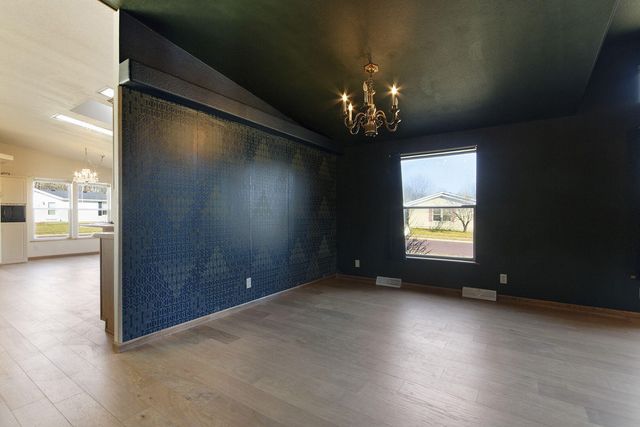 5281 N BURNING BUSH RD, Columbia, MO 65202