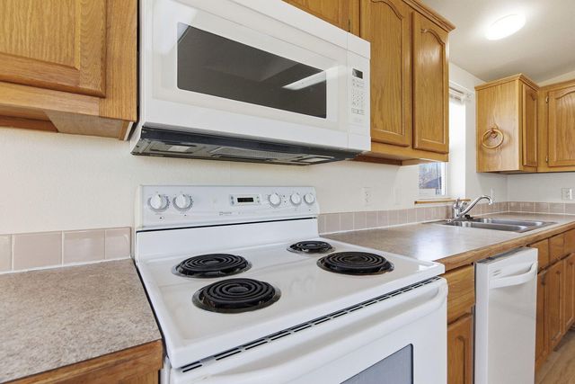 5281 N BURNING BUSH RD, Columbia, MO 65202