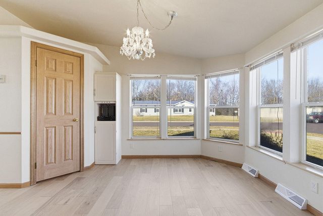 5281 N BURNING BUSH RD, Columbia, MO 65202