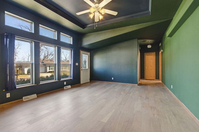 5281 N BURNING BUSH RD, Columbia, MO 65202