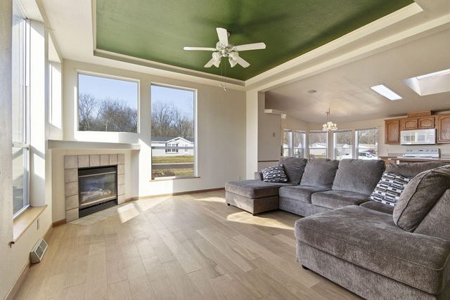 5281 N BURNING BUSH RD, Columbia, MO 65202