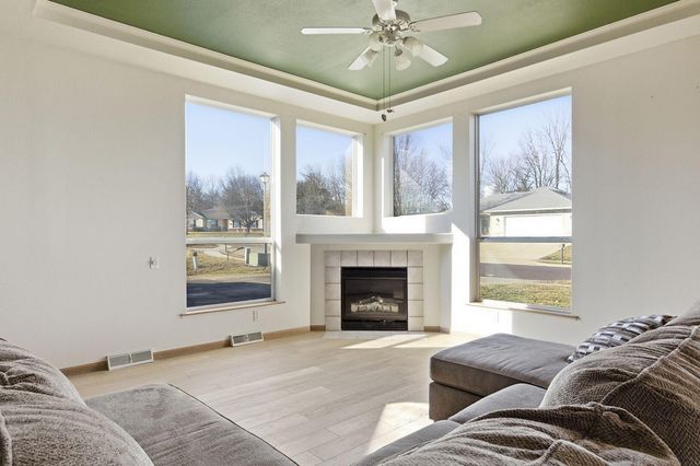 5281 N BURNING BUSH RD, Columbia, MO 65202