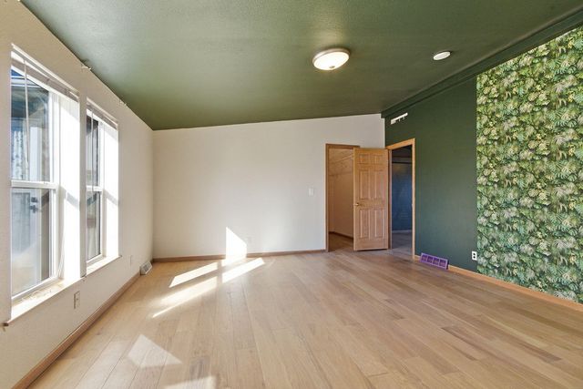 5281 N BURNING BUSH RD, Columbia, MO 65202