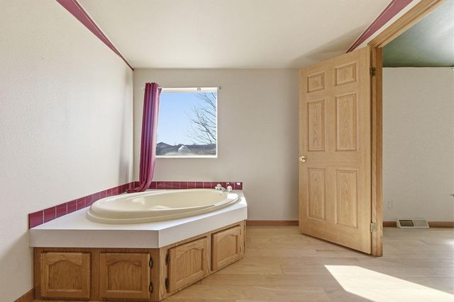 5281 N BURNING BUSH RD, Columbia, MO 65202