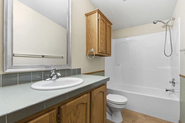 5281 N BURNING BUSH RD, Columbia, MO 65202