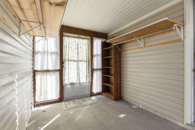 5281 N BURNING BUSH RD, Columbia, MO 65202