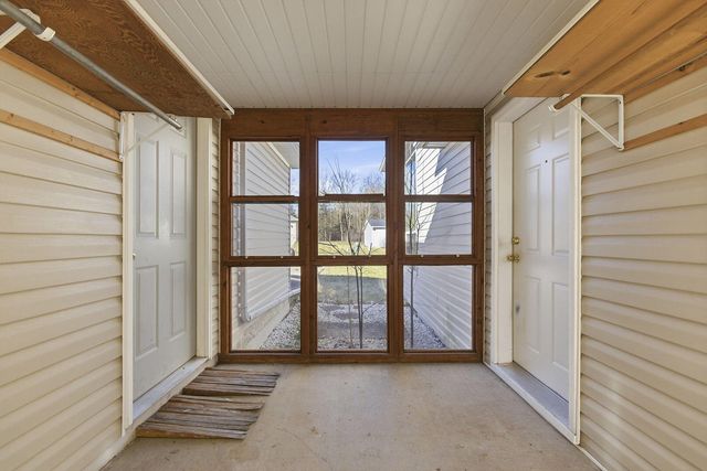 5281 N BURNING BUSH RD, Columbia, MO 65202