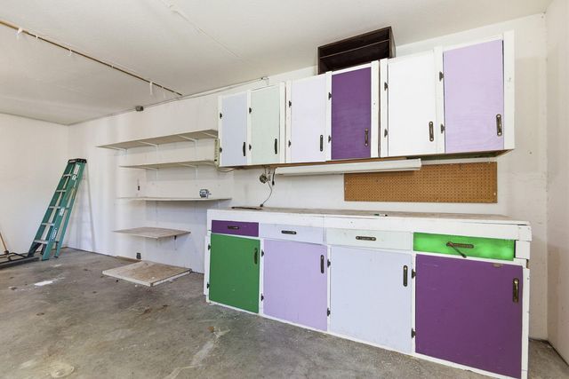 5281 N BURNING BUSH RD, Columbia, MO 65202