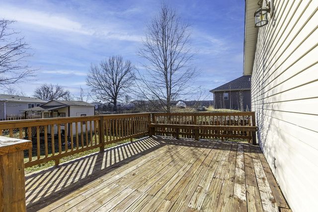 5281 N BURNING BUSH RD, Columbia, MO 65202