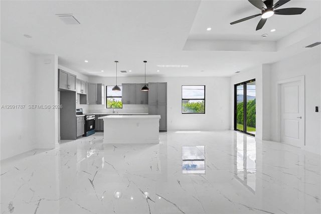 1909 NW 24th Place, Cape Coral, FL 33993