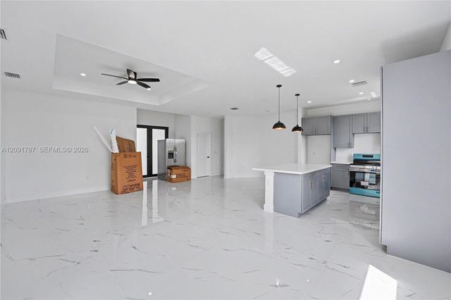 1909 NW 24th Place, Cape Coral, FL 33993