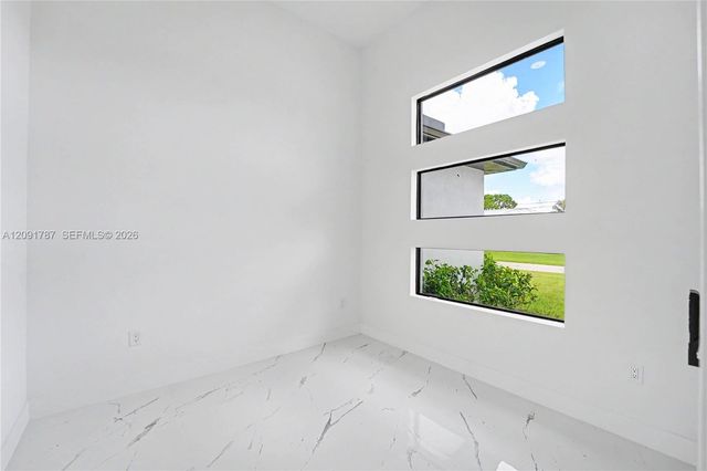 1909 NW 24th Place, Cape Coral, FL 33993