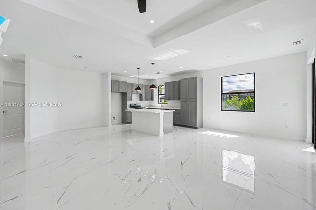 1909 NW 24th Place, Cape Coral, FL 33993