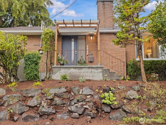 7821 Meridian Avenue N, Seattle, WA 98103