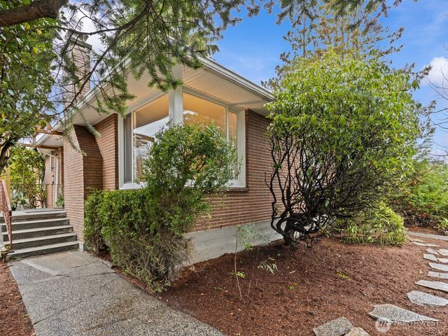 7821 Meridian Avenue N, Seattle, WA 98103
