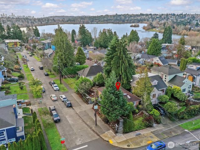 7821 Meridian Avenue N, Seattle, WA 98103