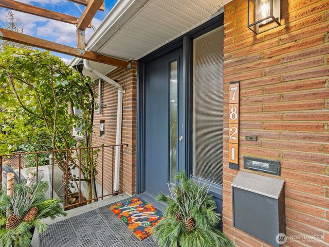 7821 Meridian Avenue N, Seattle, WA 98103