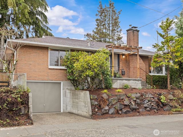 7821 Meridian Avenue N, Seattle, WA 98103