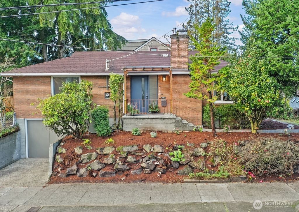 7821 Meridian Avenue N, Seattle, WA 98103